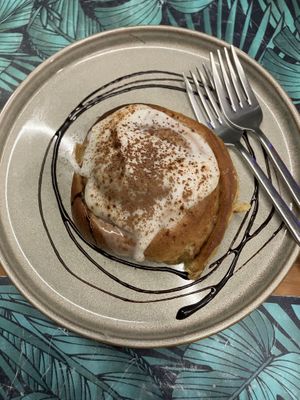 cinnamon roll  at Mundo Vegan - Vegan World in Funchal