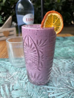 Great smoothies.  at Mundo Vegan - Vegan World in Funchal