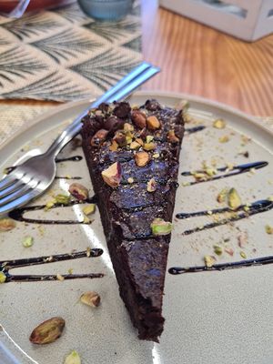 Chocolate Pistachio Cake at Mundo Vegan - Vegan World in Funchal