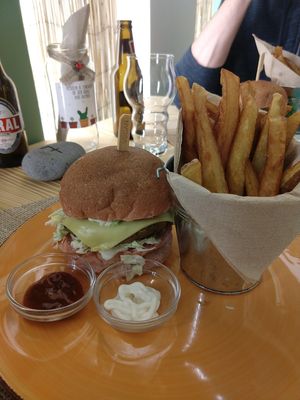 Burger do mar at Mundo Vegan - Vegan World in Funchal