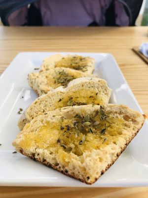 Garlic bread starter  at Mundo Vegan - Vegan World in Funchal