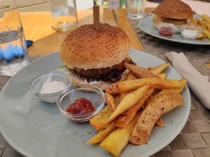Beyond Burger at Mundo Vegan - Vegan World in Funchal