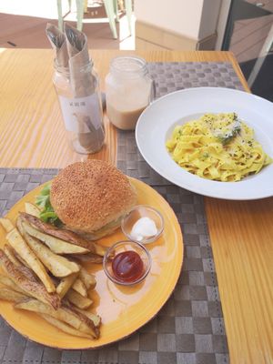 Burger umami at Mundo Vegan - Vegan World in Funchal