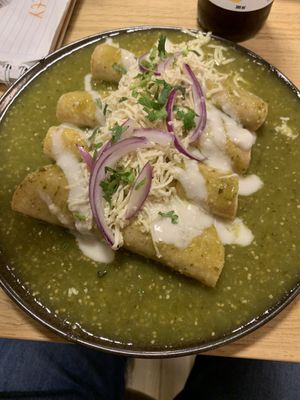 Enchiladas verdes at Pali Pali del Valle in Mexico City