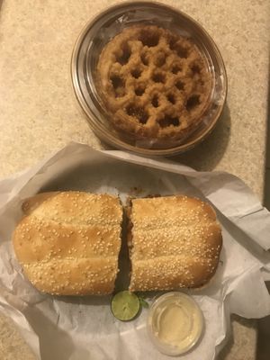 Torta de pastor de soya con piña al grill y frijoles refritos  #Veganuary at Pali Pali del Valle in Mexico City