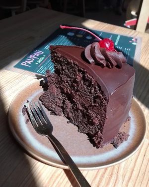 Chocolate cake 🤎🍒 at Pali Pali del Valle in Mexico City