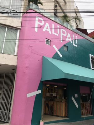 Por fuera at Pali Pali del Valle in Mexico City