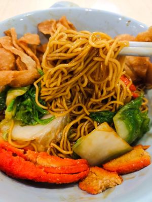 Wan ton noodles at e Veg 益素食 - NorthPoint           in North Singapore