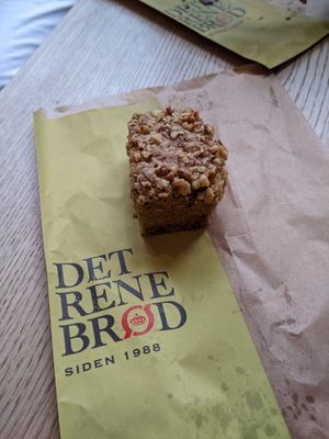 Squashkage at Det Rene Brød - Aksel Møllers Have in Frederiksberg
