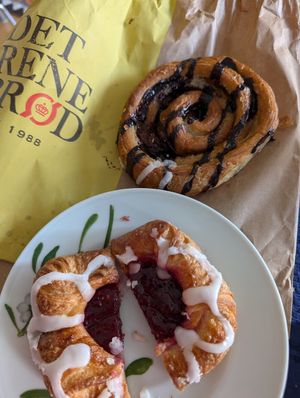  at Det Rene Brød - Rosenvængets Allé in Copenhagen