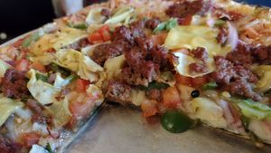 The Mayor vegan pizza (without mushrooms & jalapenos) at Lopiez in Davenport