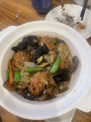 Lions head meatballs  at XiángHé 祥和 - Serenity in Taipei