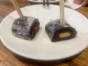 Mochi with red bean  at XiángHé 祥和 - Serenity in Taipei