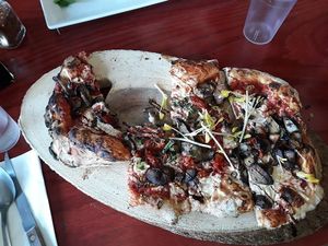 mushroom vegan pizza with daiya cheese at Green Peas in Culver City