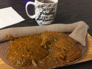 Okra stew and chai tea at Nile Vegan in Columbus