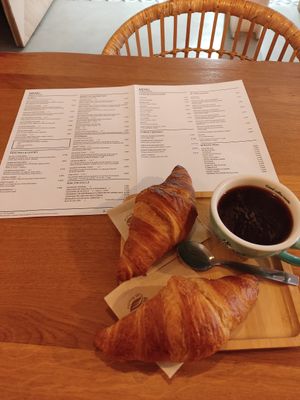 Vegan croissant at Savage in Figueres