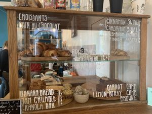 The cakes on offer, displaying which are vegan  at Back to Black - Weteringstraat in Amsterdam