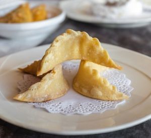 Cuernos de gacela con mazapan de almendra perfumado de agua de azahar at Dar Yemma in Puebla