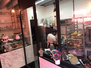 Vegamo remodelado con su panadería  at Vegamo Deli in Mexico City