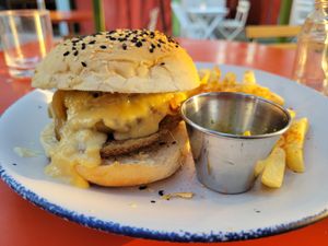 Hamburguesa Borracha at Vegamo Deli in Mexico City