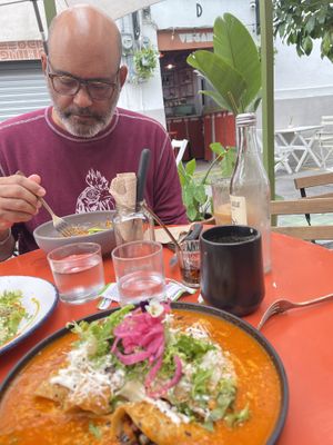 Seating  at Vegamo Deli in Mexico City