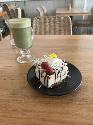 Matcha latte y tiramisu   at Vegamo Deli in Mexico City