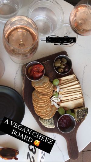 Rebel Cheese board with three pre-selected cheese: truffle chèvre (very earthy), sun-dried tomato herb fromage (omg THE BEST!😍) and dill havarti (dill wasn’t too overpowering at Rebel Cheese in Austin