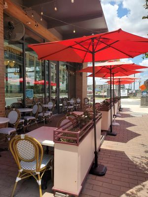 Outside seating at Rebel Cheese in Austin