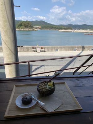 Back again, this time for the berry smoothie. Yummy!! at Gwanpo 60 in Geoje