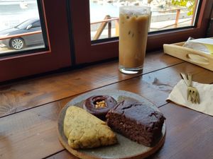 Baked goods and latte at Gwanpo 60 in Geoje