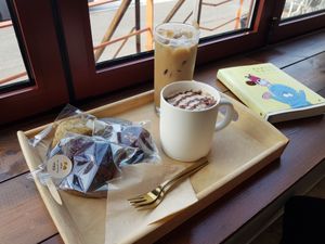 Hot chocolate, latte and baked goods at Gwanpo 60 in Geoje