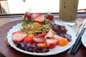 Small brunch and latte at Gwanpo 60 in Geoje