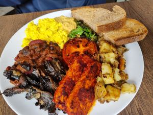 Vegivores brekkie with hummus at Vegivores in Reading