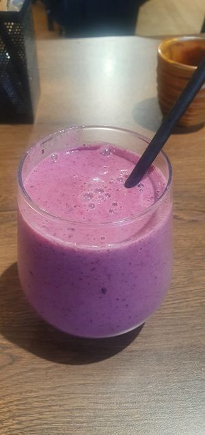 Purple smoothie #Veganuary at Vegivores in Reading
