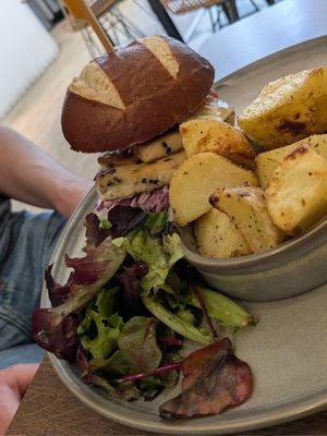 the burger, loaded with flavour at Vegivores in Reading