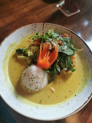 Phnom Penh peanuts with tofu at Buddha Bowl in Luebeck