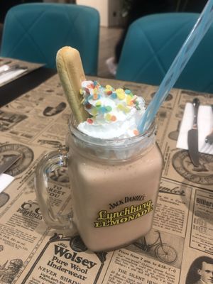 guave smoothie at Verde in Basel