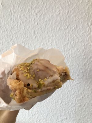 Zimtschnecke (Pistazie) angebissen  at Vollkornbäckerei Hartwich in Berlin