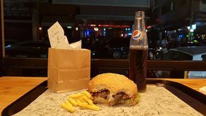 Vegan burger at Meet The Veganz in Beirut