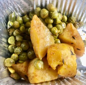Aloo bonda  at Yaks in Bangor