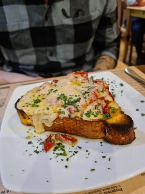 Bruschetta pollo e peperoni at Sora Lella Roman Vegan Restaurant in Edinburgh