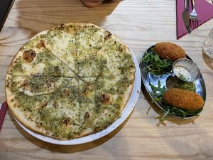 Garlic focaccia and arancini   at Sora Lella Roman Vegan Restaurant in Edinburgh