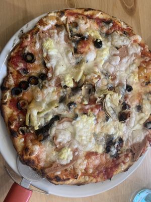Caprisosa pizza  at Sora Lella Roman Vegan Restaurant in Edinburgh