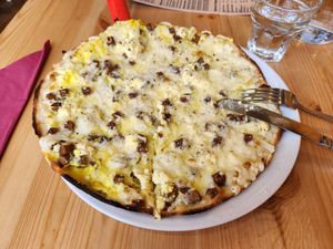 Pizza Carbonara, very good and tasty at Sora Lella Roman Vegan Restaurant in Edinburgh