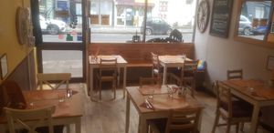 Interior at Sora Lella Roman Vegan Restaurant in Edinburgh