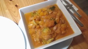 Baked beans and vegetables at Lan's Pizzeria in Sao Miguel