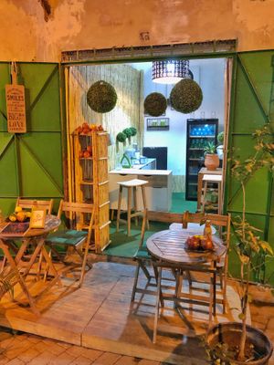 The juice bar seen from the outside   at Nachō Mama Burrito House in Fes