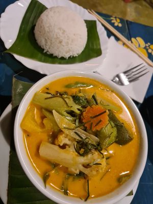 Curry com legumes at Thai Brasil in Paraty