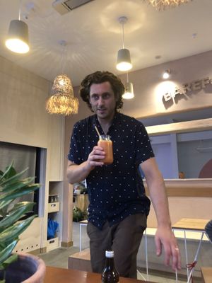 Cold press juice on tap 🌴✌🏽 at Barefoot Eatery in Christchurch