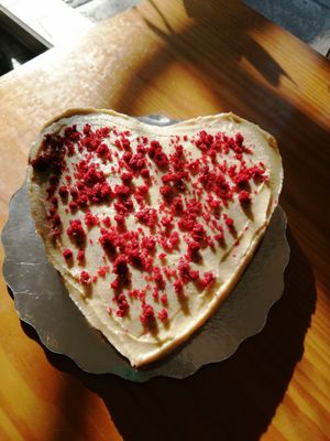 Pastel red velvet at Green & Yang in Mexico City